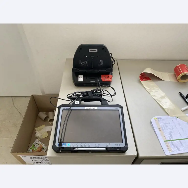 Metallbearbeitungsmaschinen und Arbeitsausrüstung (Sicherheitsschuhe)-1